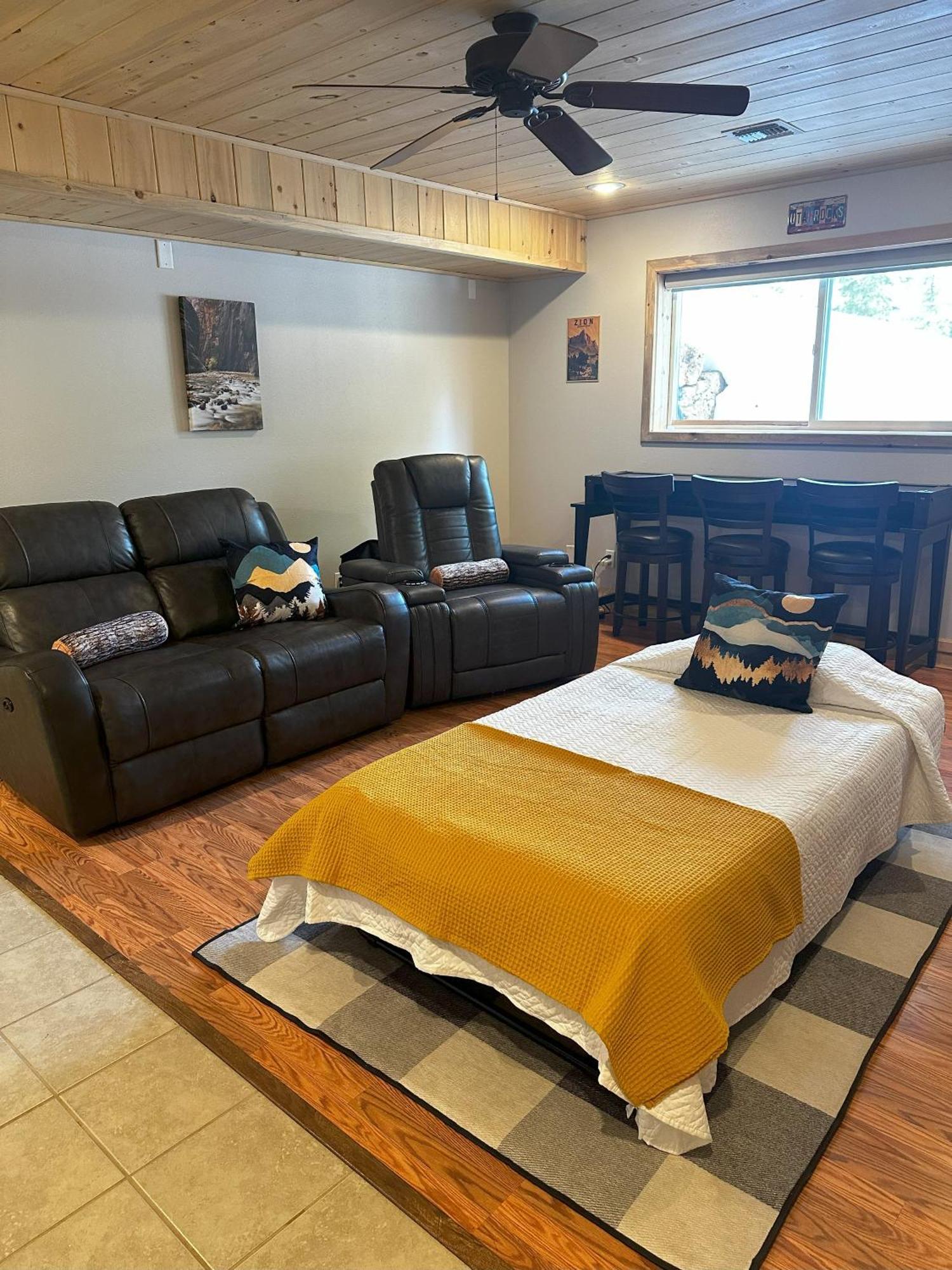 Canyon Country Chalet Duck Creek Village Extérieur photo